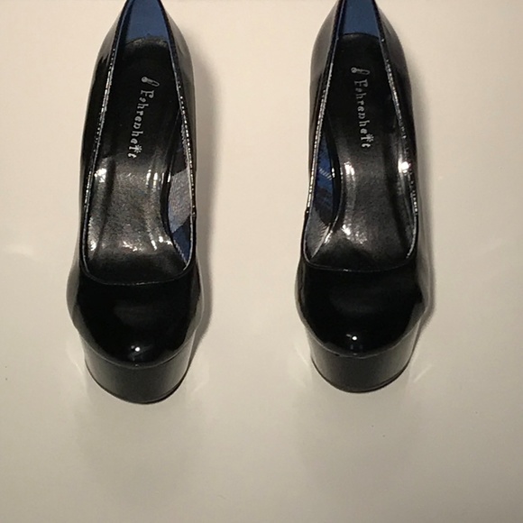 Fahrenheit Platform Stiletto Pump - Picture 2 of 8